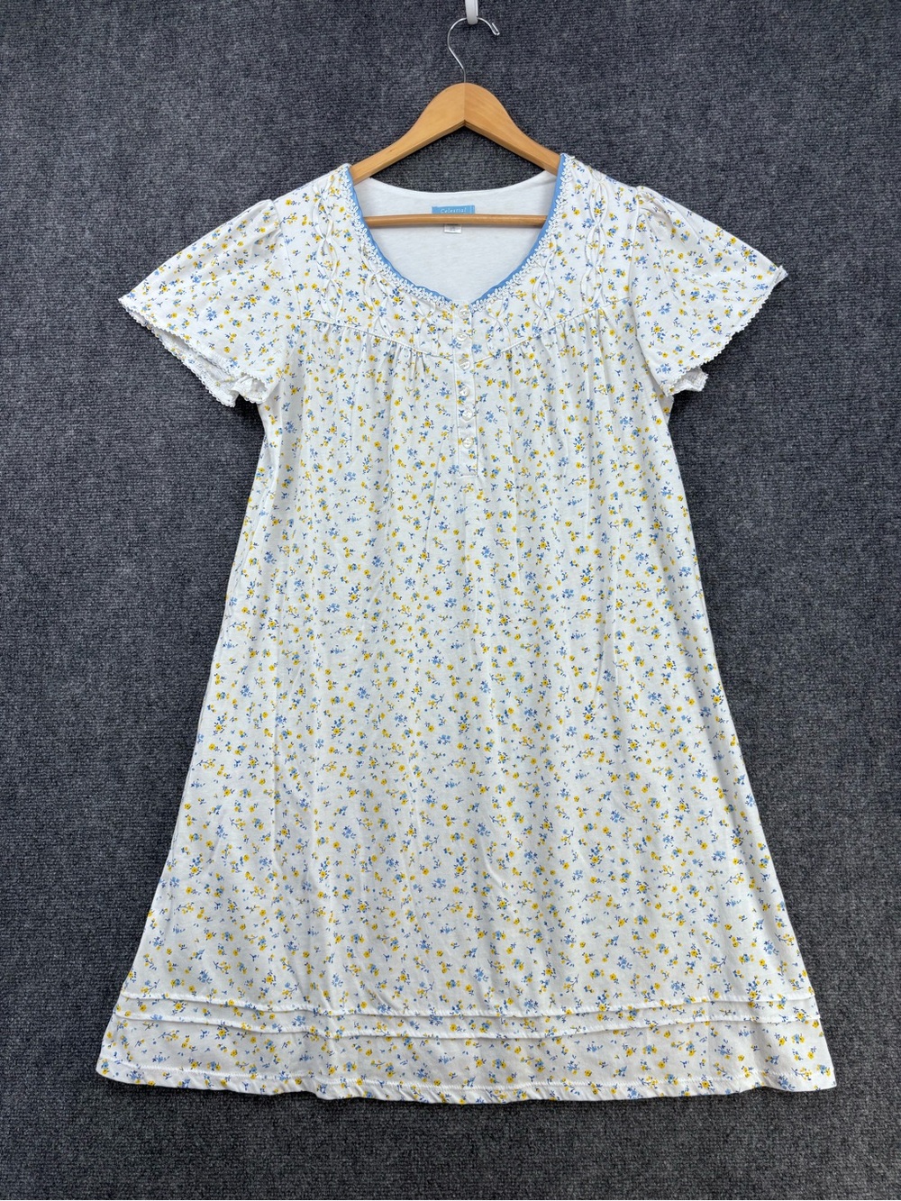Celestial Dreams White Blue Floral Soft Cottagecore Grannycore Nightgown Size L